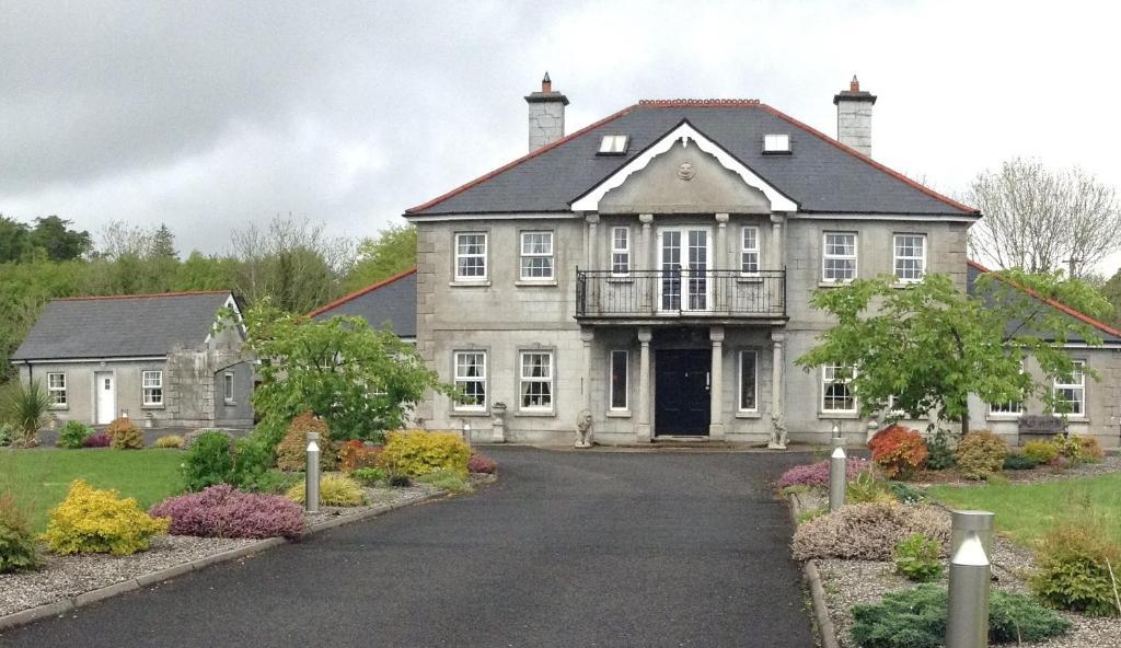 Deerpark Manor 4*